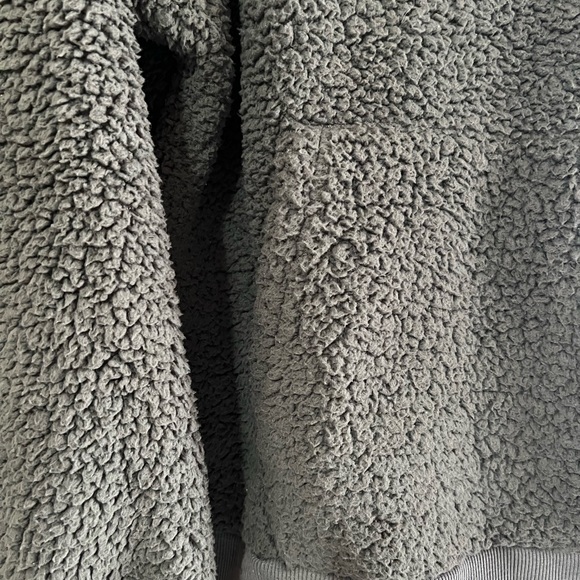 American Eagle Dark Green Fluffy Hoodie Size Large - Picture 3 of 7